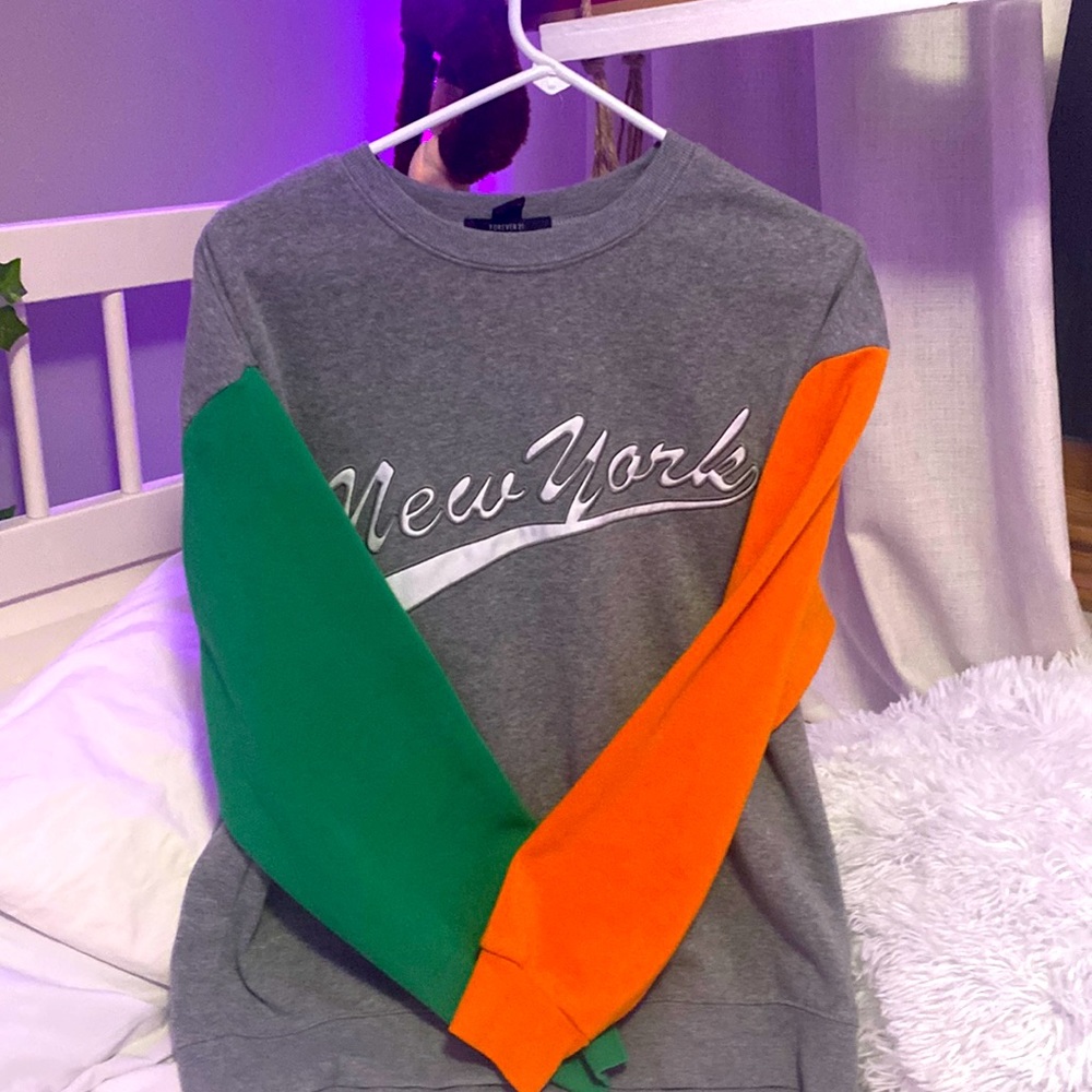 NEW YORK FOREVER 21 NEW (NO STAINS) SWEATSHIRT